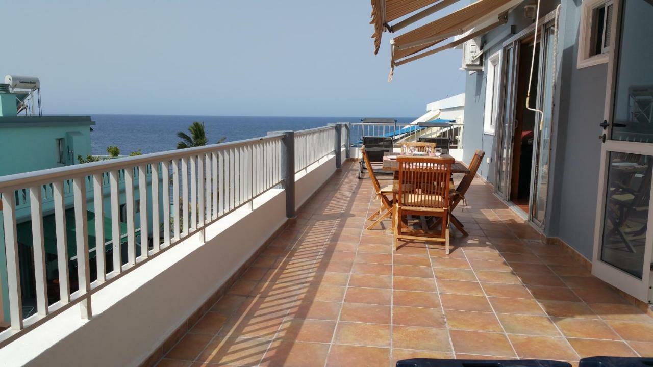 Atico Con Vistas Al Mar Apartment Puerto De Naos Exterior photo